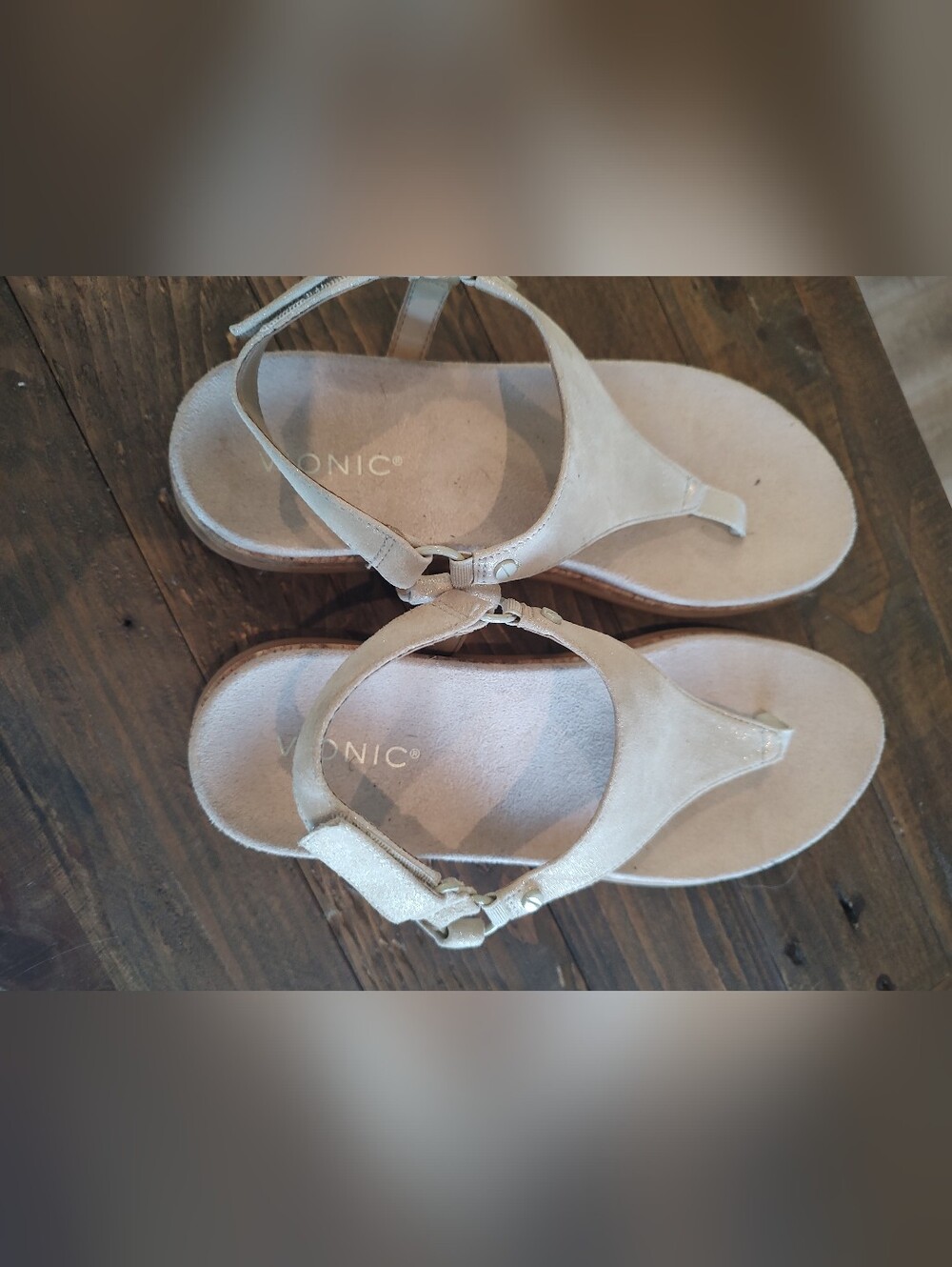 Vionic Beige Women’s T-Strap Sandals #orthotic
